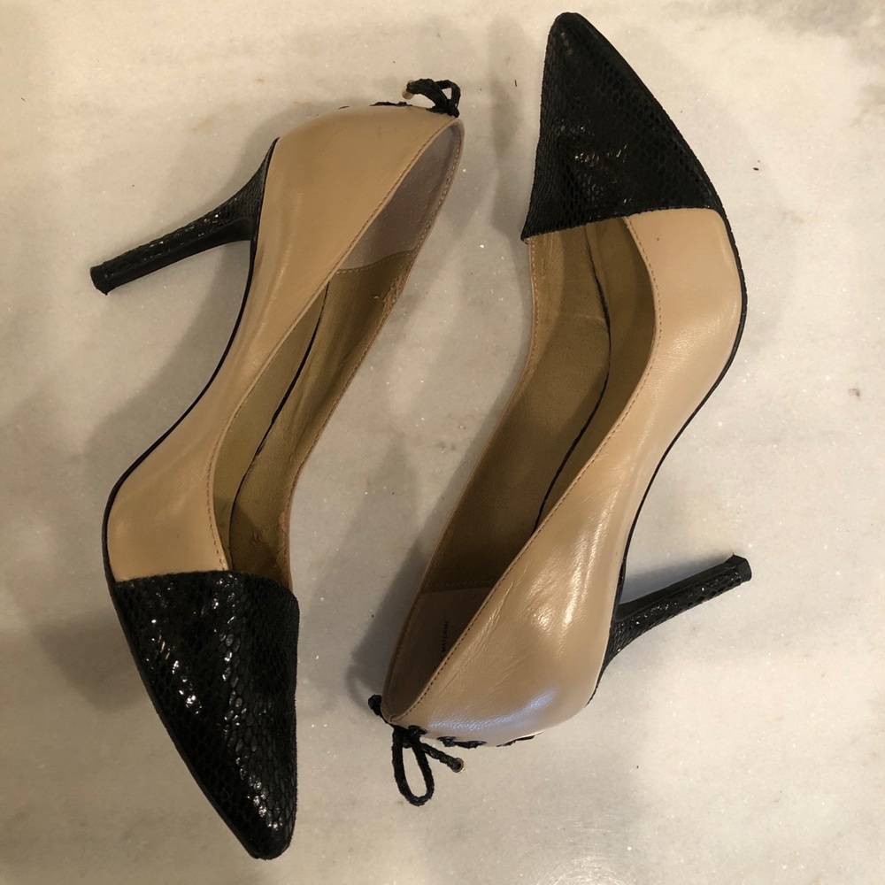 Beautiful Black and Tan pumps